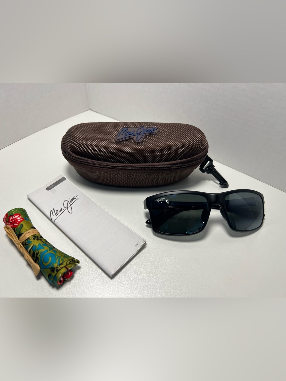 Maui Jim Pokowai Arch 439-2M Polarized Black Sunglasses with Case